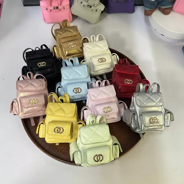 Sosialita Bagcharm Mini Clovia-Style Quilted Backpack Tas Mini Wanita Gantungan Tas Key Pouch Aksesoris Tas
