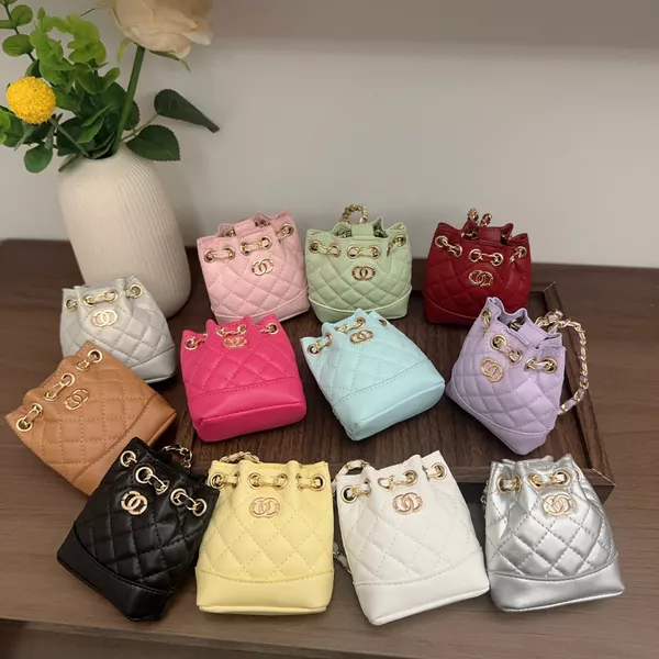 Sosialita Bagcharm Mini Clovia Quilted Bucket Tas Mini Wanita Gantungan Tas Key Pouch Earphone Case